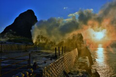 湯煙朝日
