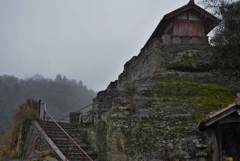 崖上の寺