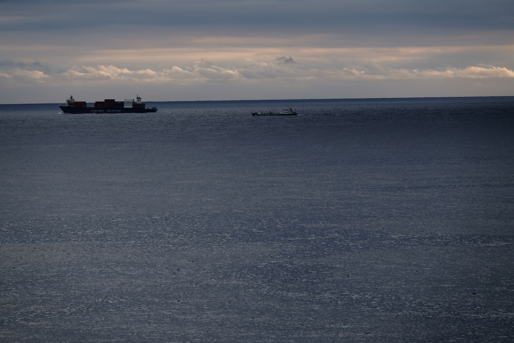 静かなる冬海を行く