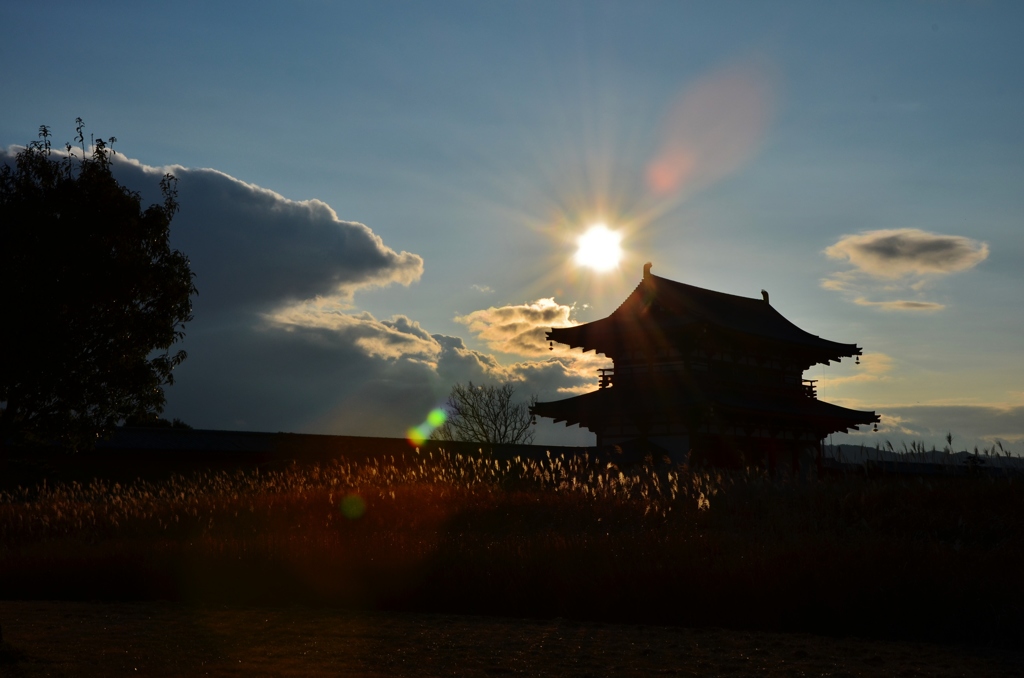 夕暮れの朱雀門