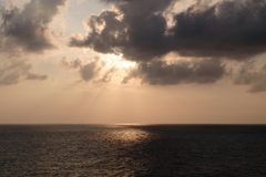 海上の陽の光