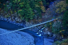 吊り橋と小滝