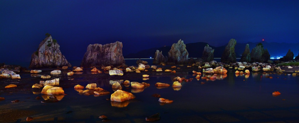 橋杭岩