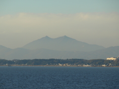 美浦村から土浦市筑波山を望む