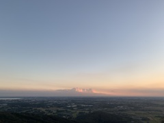 1/1月1日 夏日の日没の夕日を浴びて入道雲を撮ったどー