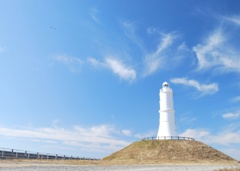 青空と灯台