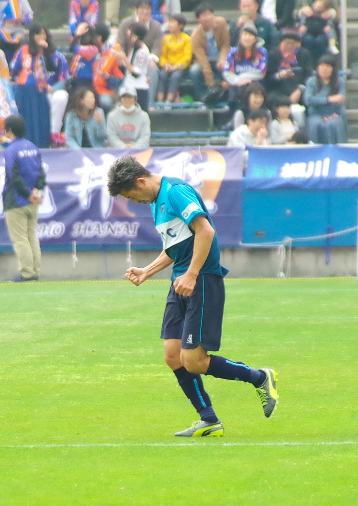 カズ ガッツポーズ 長崎戦②