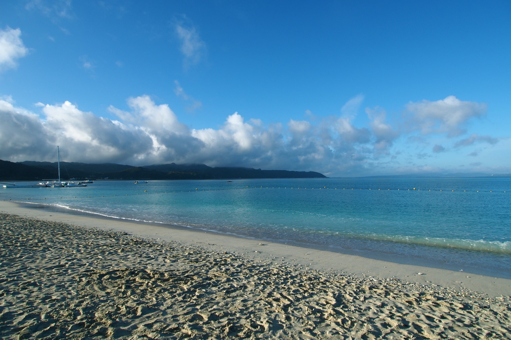 エメラルドグリーンの海