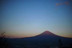 長尾峠から望む「赤富士」