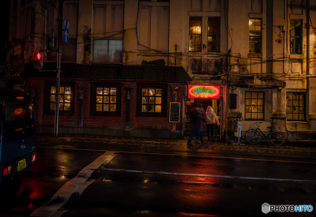 小雨の街角