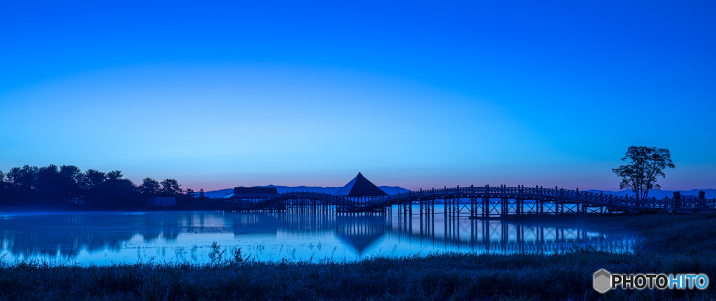 鶴の舞橋の夜明け