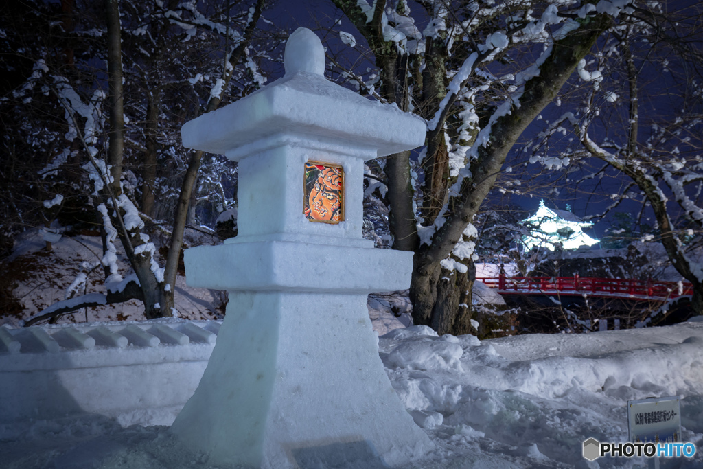 雪の灯籠