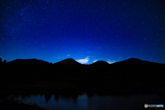 深夜の睡蓮沼