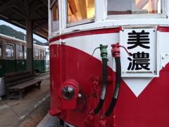 終点 美濃駅