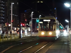 夜の喧騒