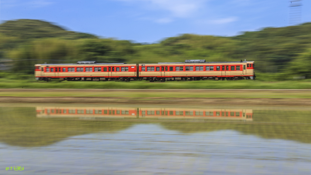 国鉄色列車が通ります 田植の頃 in 2018