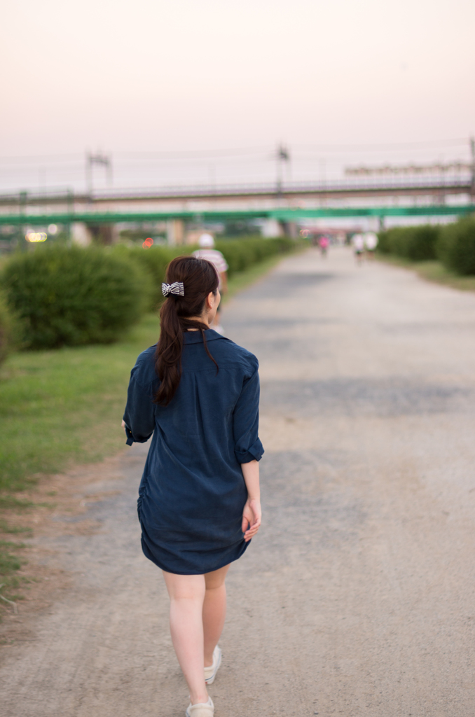 歩く