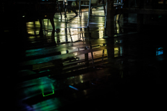 夜のカフェ