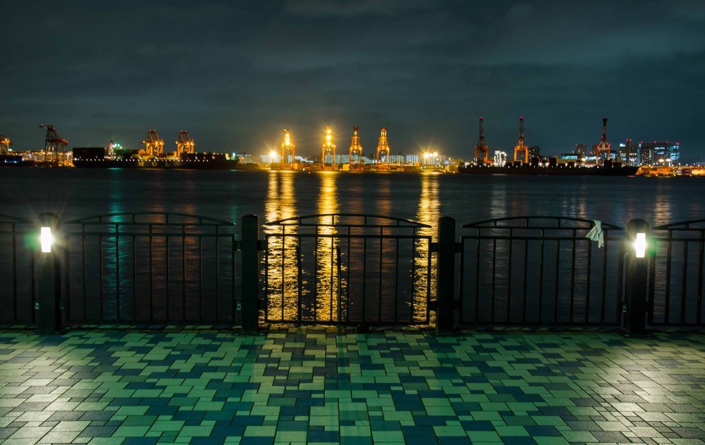 青海埠頭の夜