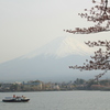 うっすら富士山。