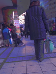座る子供シリーズ