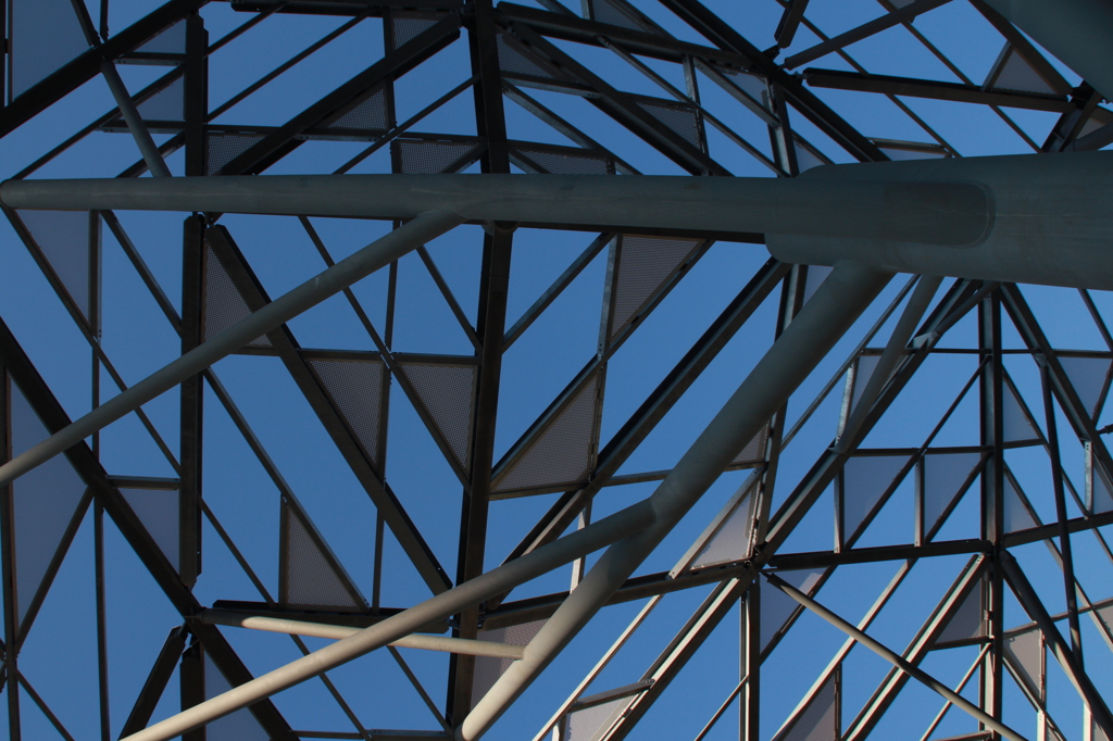 鋼鉄の蜘蛛の巣