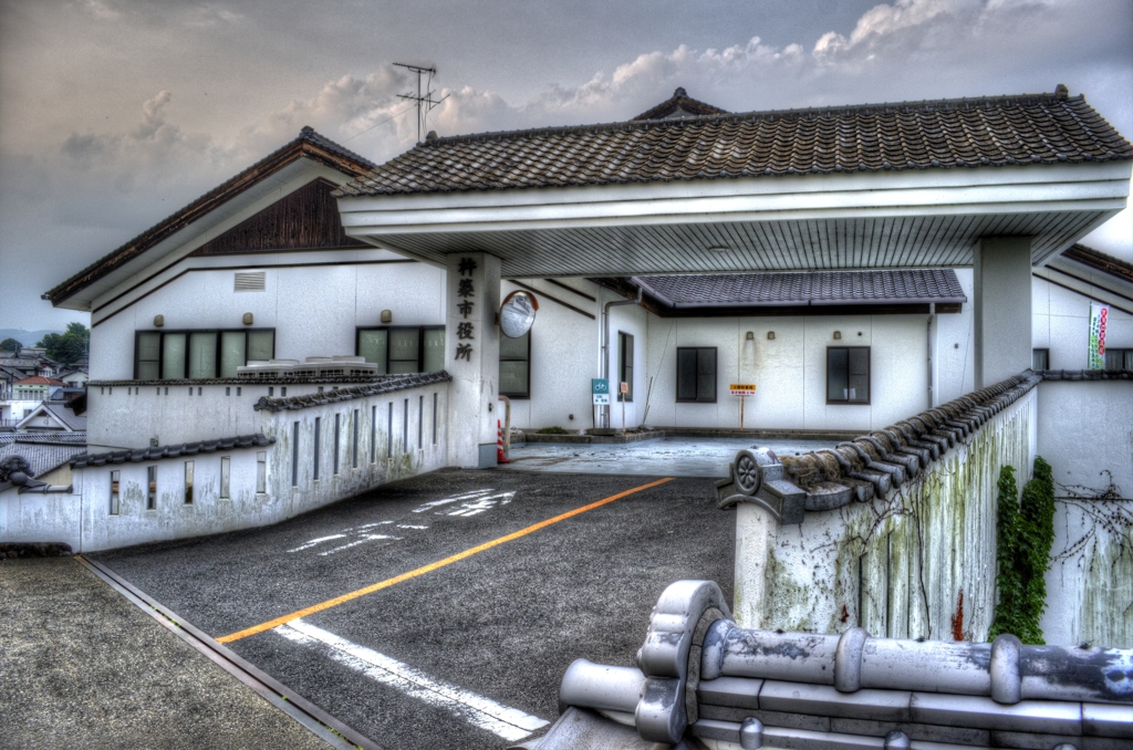 市役所裏門
