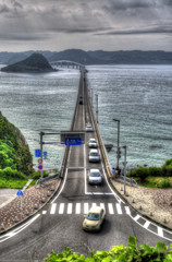 海に浮かぶ道