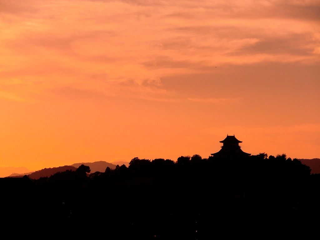 夕空の城