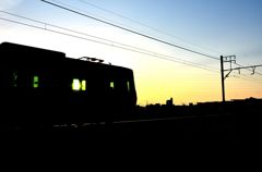 夕暮れ時の鉄道