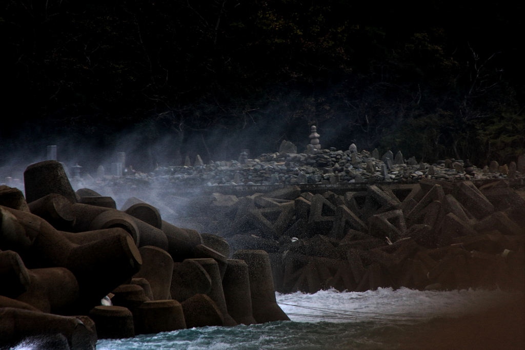 波しぶきの遺跡群　四