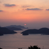 西の夕陽と東の十五夜　参