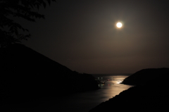 落ちゆく月に照らされてⅢ