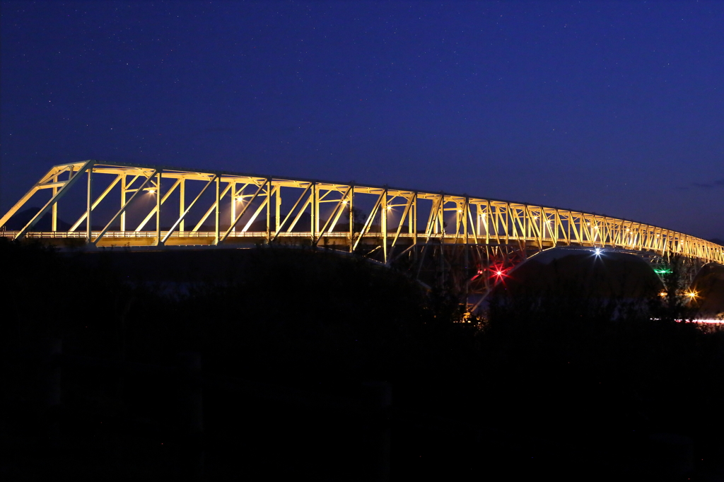 早朝の大橋