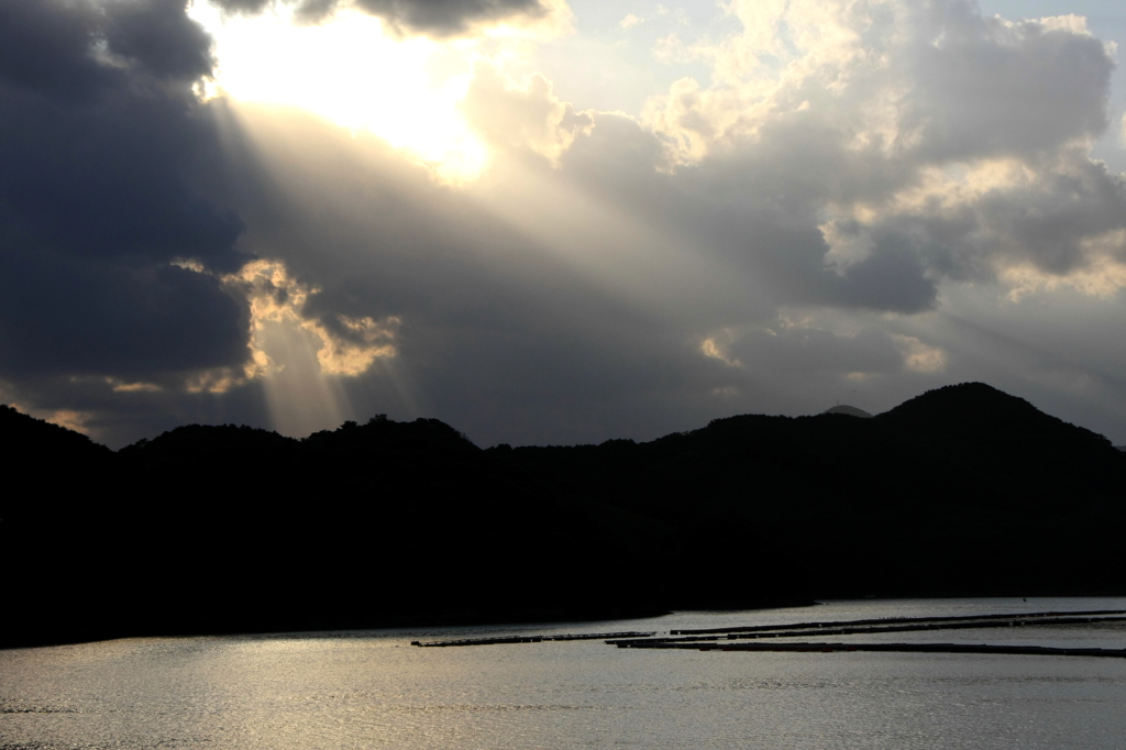 夕陽育む豊饒の海