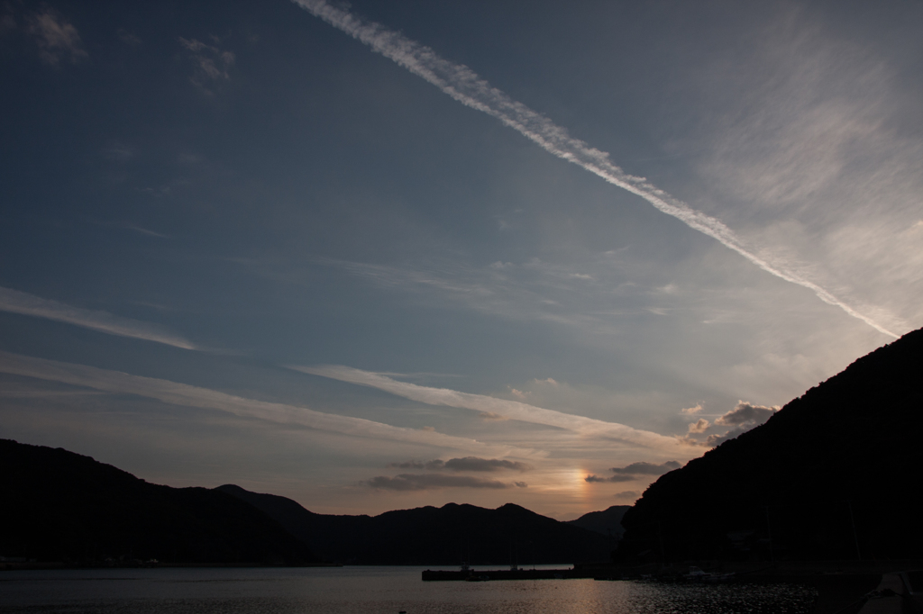 飛行機雲と幻日