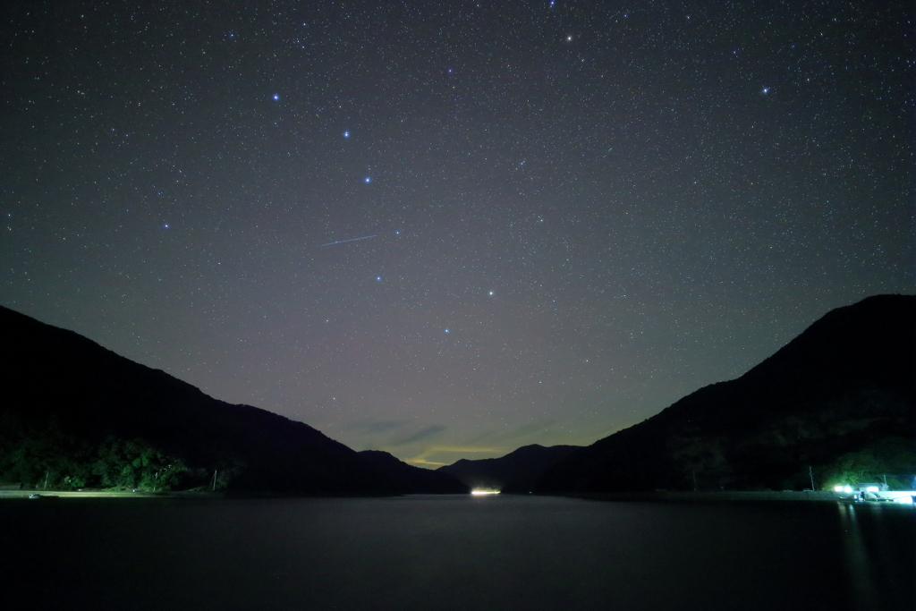 星降る夜は眠れない