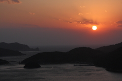 今日の夕陽は陰と陽