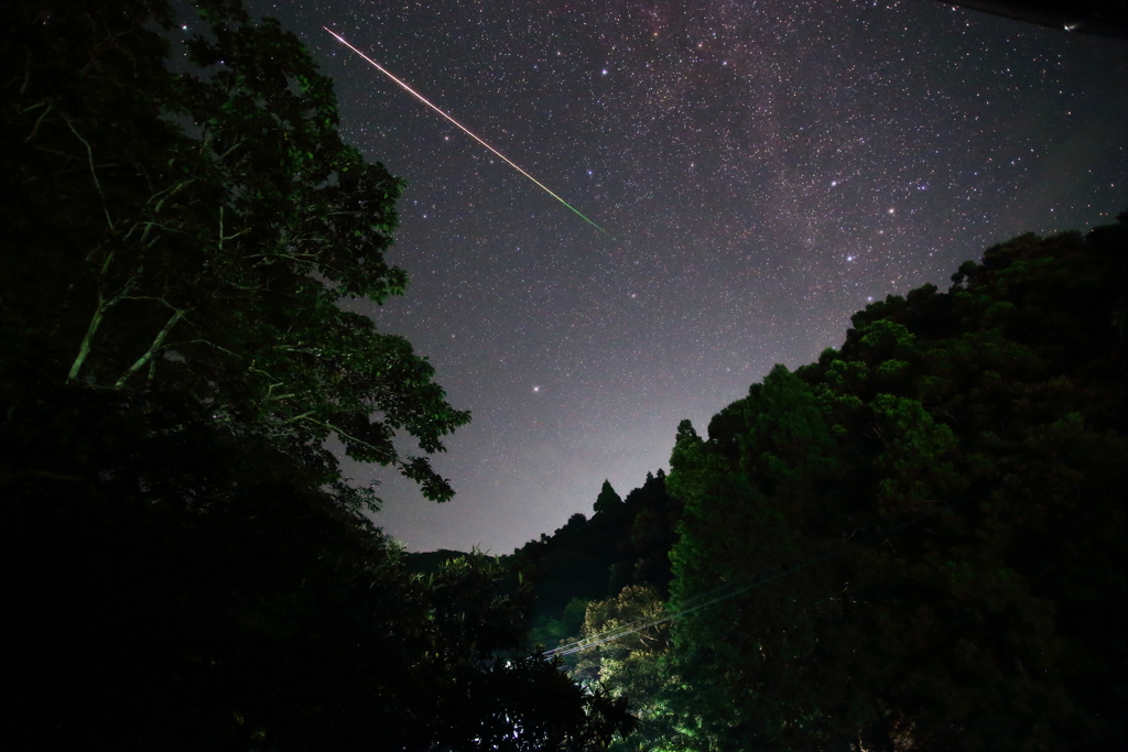 深夜の流れ星