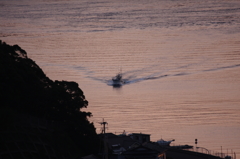 朝焼けの海
