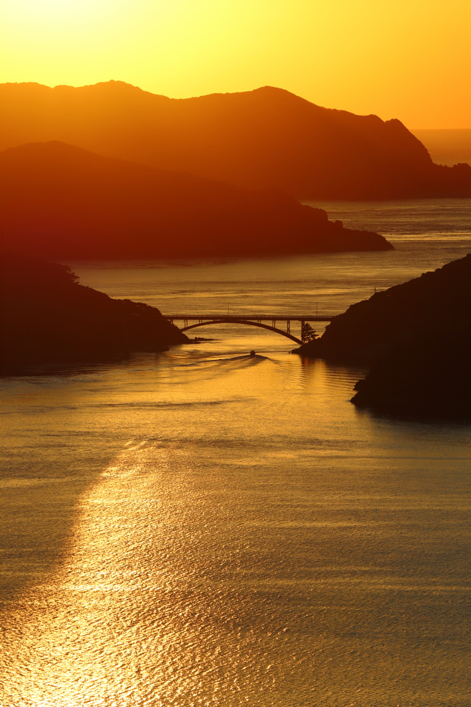 島の夕暮れ