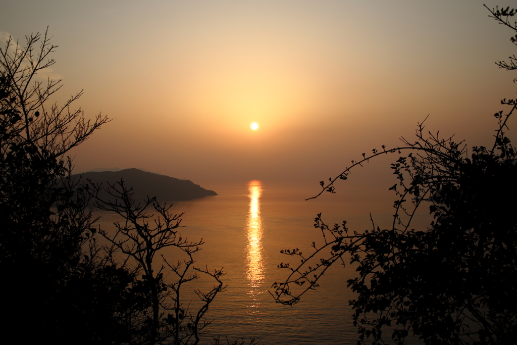 島の夕陽