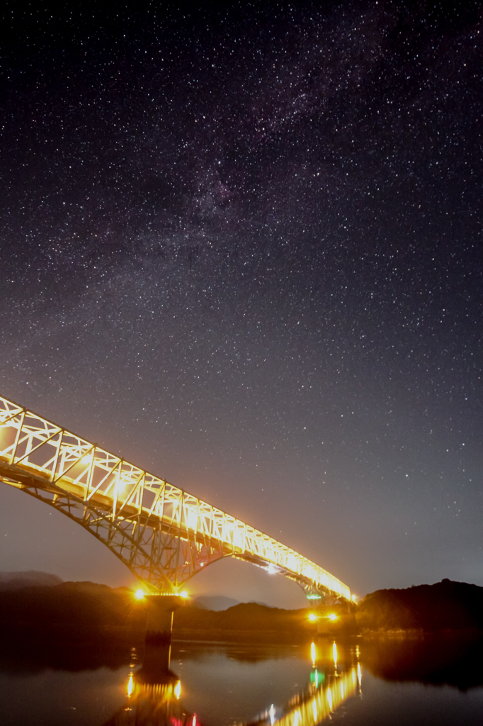 大橋と天の川