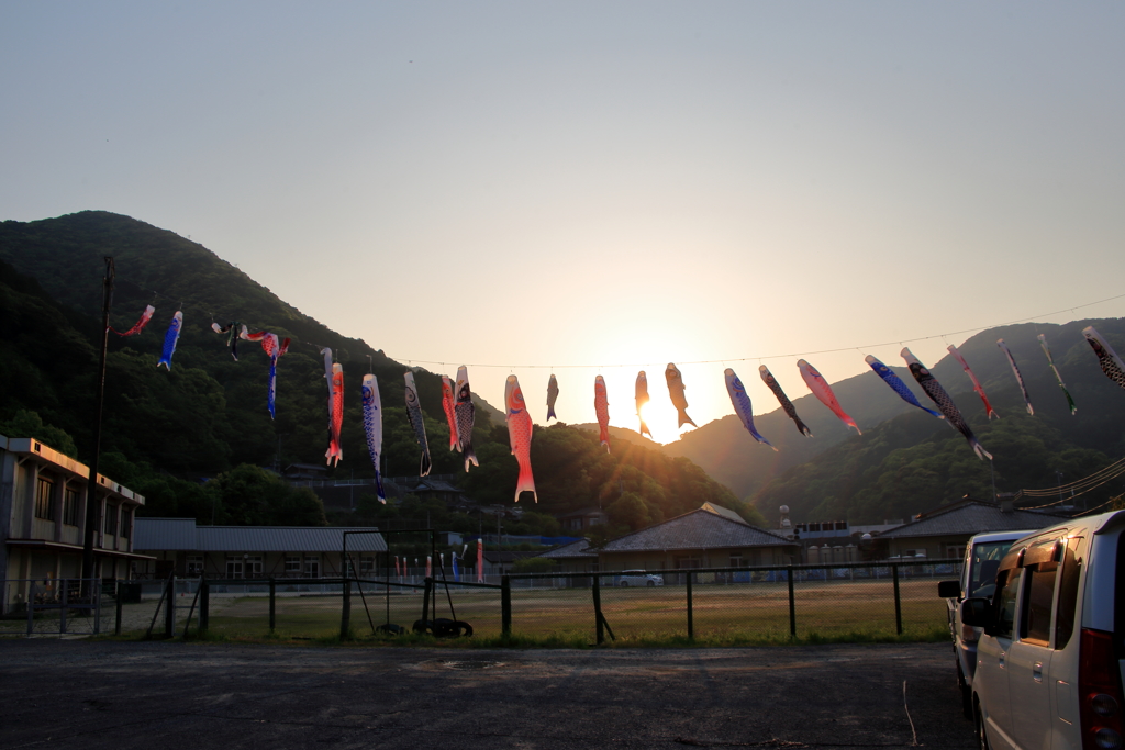 夕焼け空の鯉のぼり　ⅱ