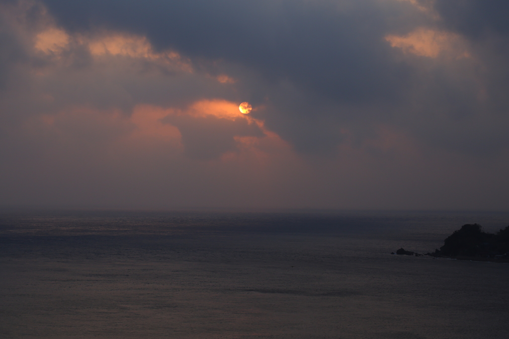 雲まみれの夕陽Ⅱ