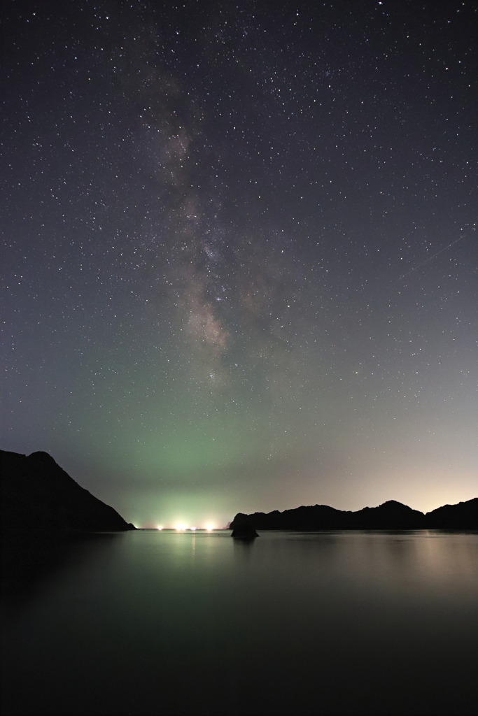 雨風去りし島の夜