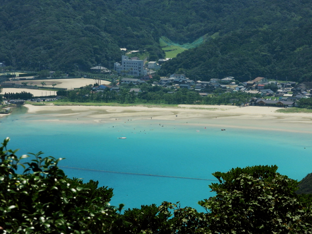 コバルトブルーの蛤浜