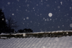 西の島にも雪は降る　五