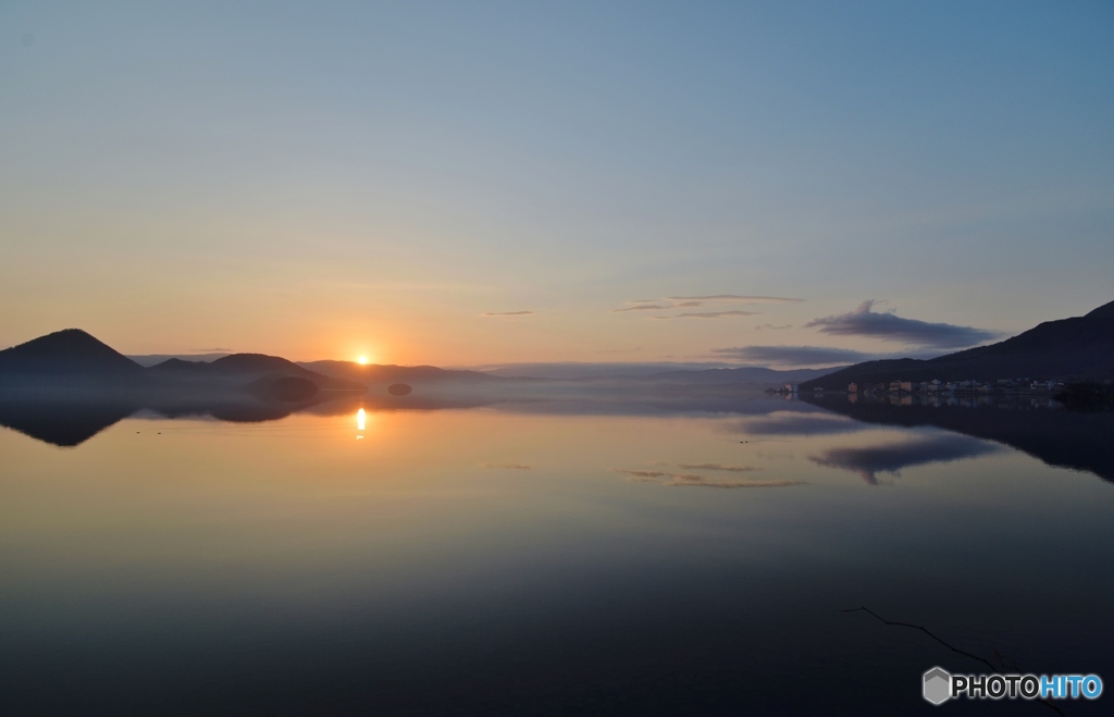 洞爺湖の朝陽