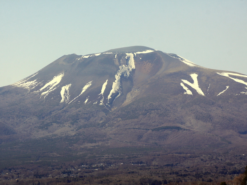 残雪の浅間山